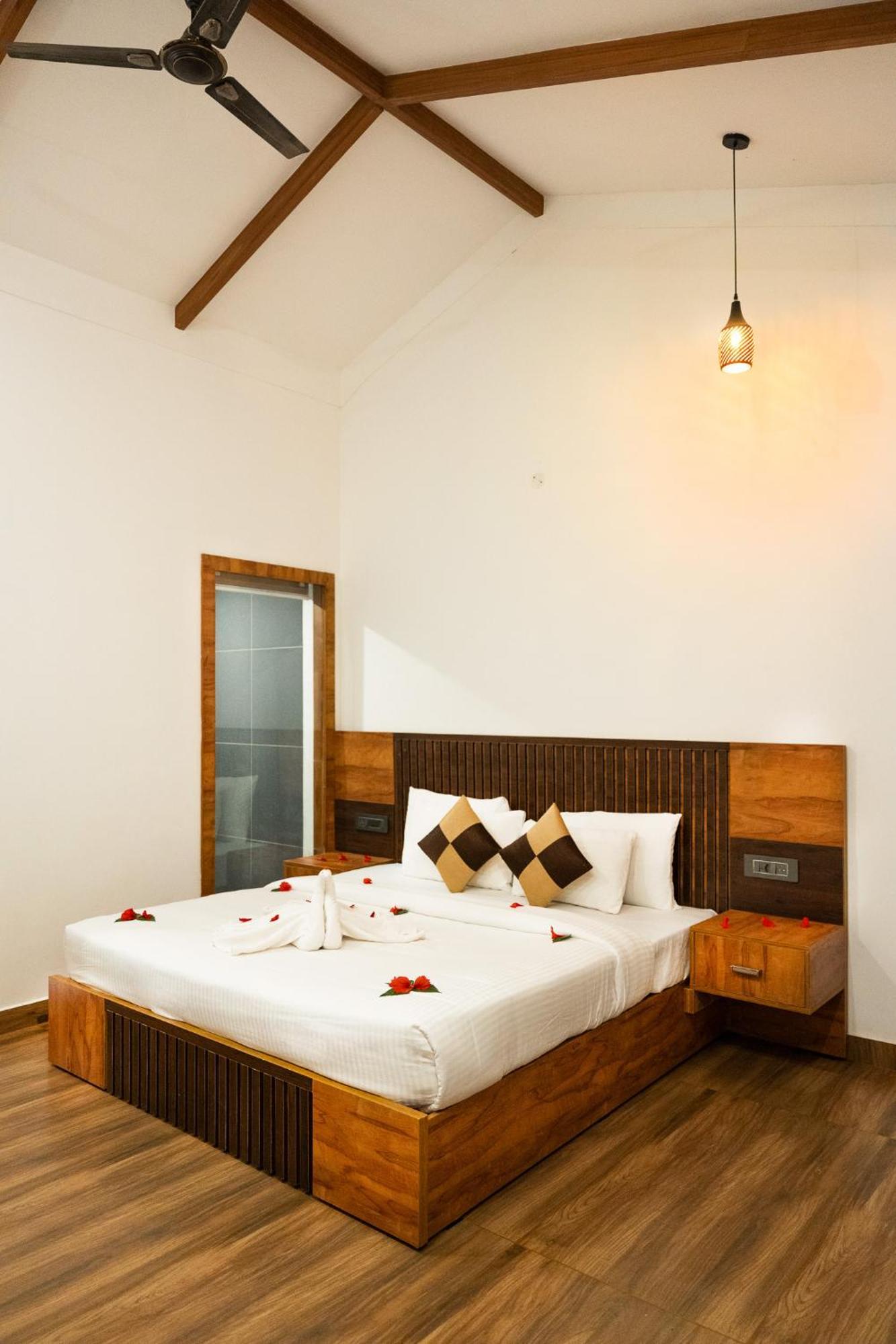Tealawn Pool Villa, Munnar Exterior photo