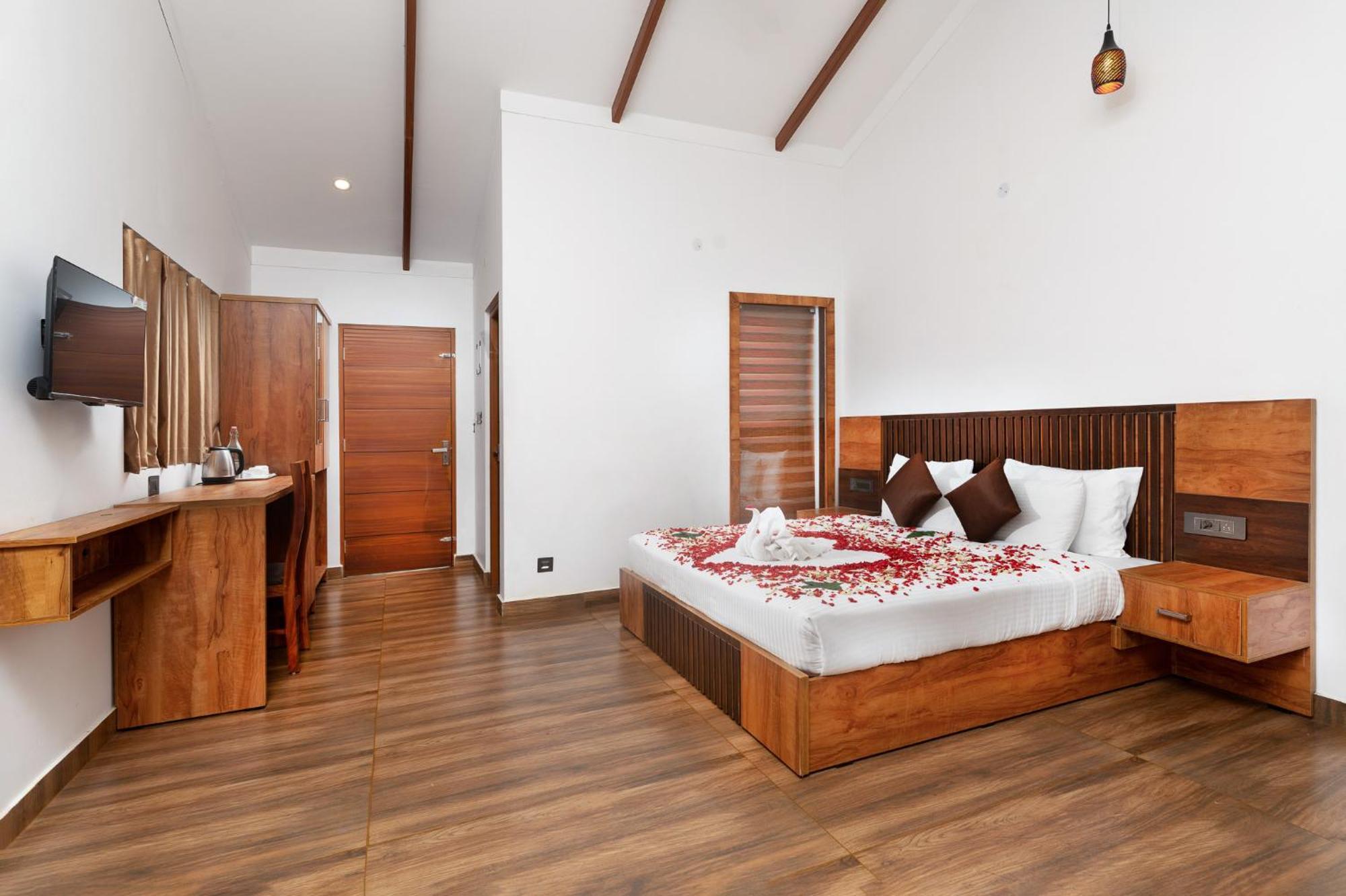 Tealawn Pool Villa, Munnar Exterior photo